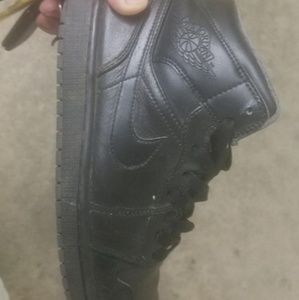 Jordan 1 mids black leather